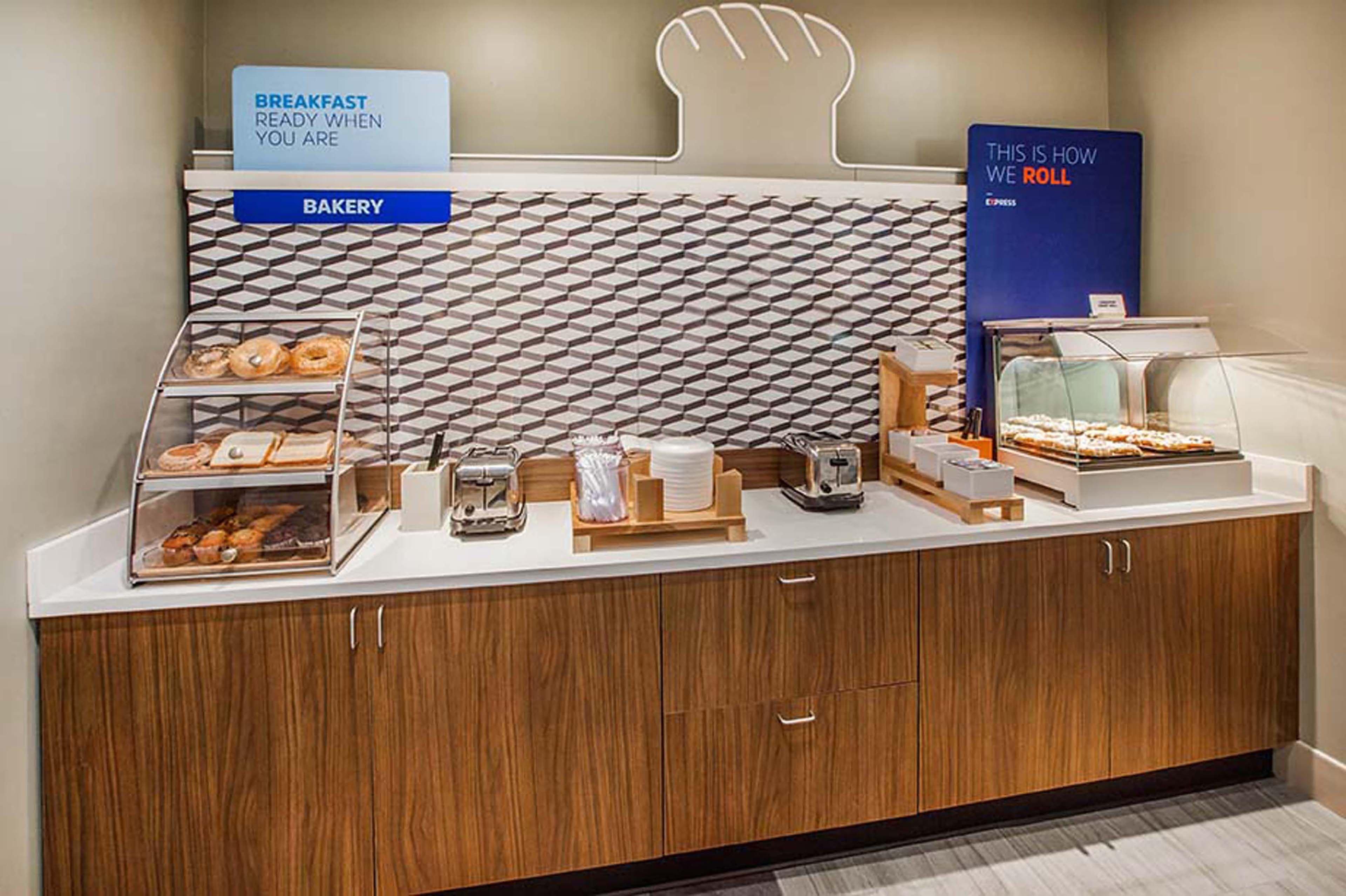 Holiday Inn Express & Suites Aberdeen By Ihg Εξωτερικό φωτογραφία