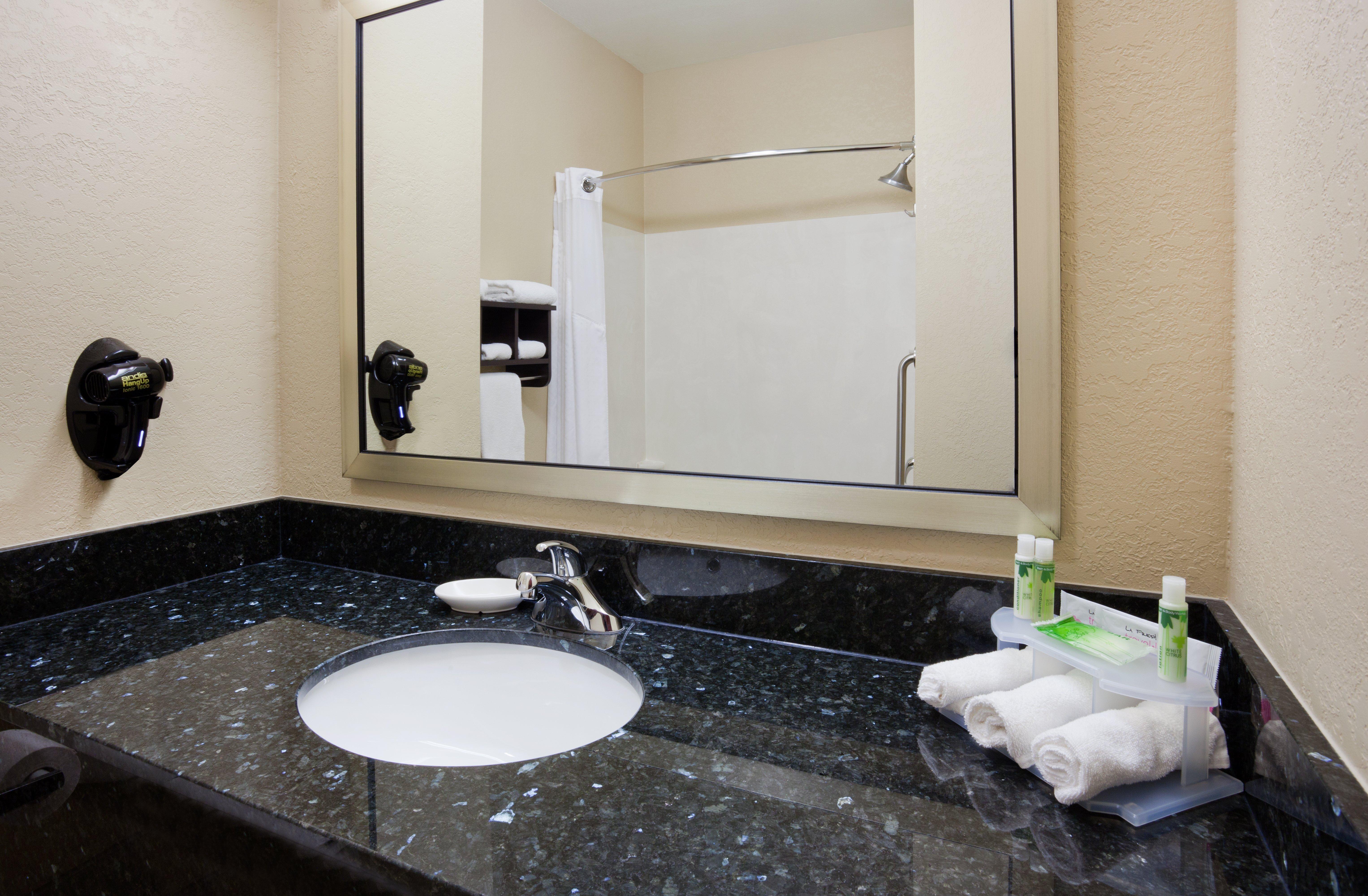 Holiday Inn Express & Suites Aberdeen By Ihg Εξωτερικό φωτογραφία